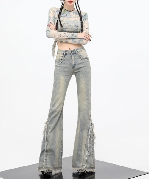 gossip!ロサンゼルス(ゴシップロサンゼルス)の「ヴィンテージハイウエストフリンジアクセント ストレッチフレアデニムパンツ(デニムパンツ・レディース・ライトブルー・S/M/XS/L)」の1枚目の写真