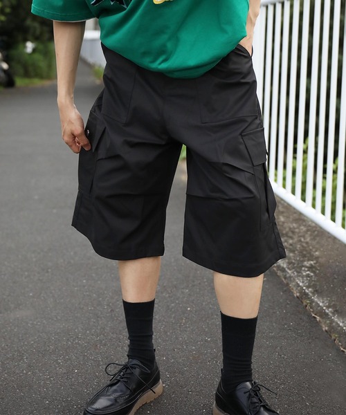 HOOK(フック)の「ルーズフィットカーゴショーツ (SS)(カーゴパンツ・メンズ・ホワイト/ブラック/ベージュ・MEDIUM/LARGE/X-LARGE)」の1枚目の写真