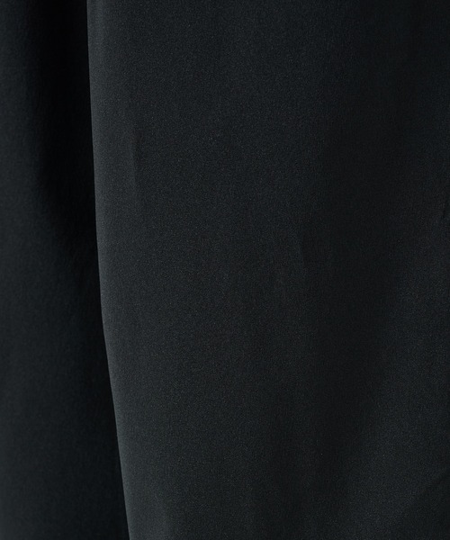 markaware(マーカウェア)の「【marka/MARKAWARE】別注 TWO TUCK EASY TROUSERS(スラックス・メンズ・ダークグレー/ブラック・1/2)」の13枚目の写真