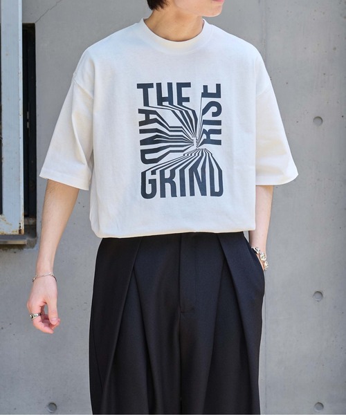 epnok(エプノック)の「グラフィックルーズ半袖Tee(Tシャツ/カットソー・メンズ・ホワイト系3/ブラック系2/ホワイト系1/ホワイト系2/ブラック系1/ブラック系3・SMALL/MEDIUM/LARGE)」の1枚目の写真