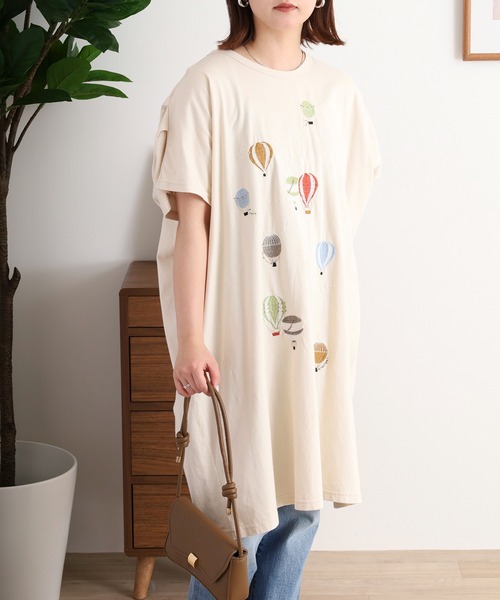 Emago(イマゴ)の「EMAGO 気球刺繍ドルマンチュニック(Tシャツ/カットソー・レディース・ネイビー/アイボリー/ホワイト×ブルー・FREE)」の9枚目の写真