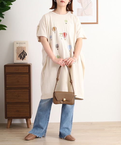 Emago(イマゴ)の「EMAGO 気球刺繍ドルマンチュニック(Tシャツ/カットソー・レディース・ネイビー/アイボリー/ホワイト×ブルー・FREE)」の11枚目の写真
