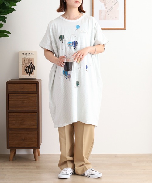 Emago(イマゴ)の「EMAGO 気球刺繍ドルマンチュニック(Tシャツ/カットソー・レディース・ネイビー/アイボリー/ホワイト×ブルー・FREE)」の15枚目の写真
