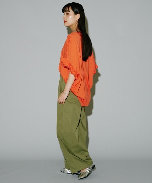 terrace(テラス)の「フリルルーズカットプルオーバー(Tシャツ/カットソー・レディース・オレンジ/オフホワイト/ブラック/カーキ・MEDIUM)」の16枚目の写真