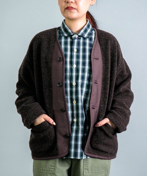 OMNIGOD（オムニゴッド）の「[OMNIGOD womens / オムニゴッド] リサイクルウールパイル ミリタリーカーディガン（カーディガン/ボレロ・レディース・ブラック/ブラウン/グレー・0）」の3枚目の写真