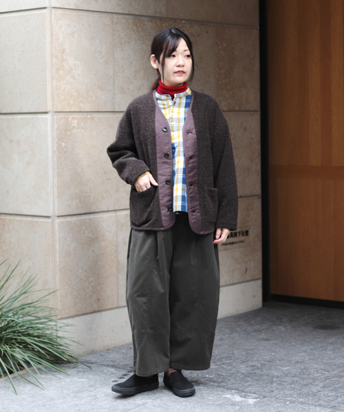 OMNIGOD（オムニゴッド）の「[OMNIGOD womens / オムニゴッド] リサイクルウールパイル ミリタリーカーディガン（カーディガン/ボレロ・レディース・ブラック/ブラウン/グレー・0）」の4枚目の写真