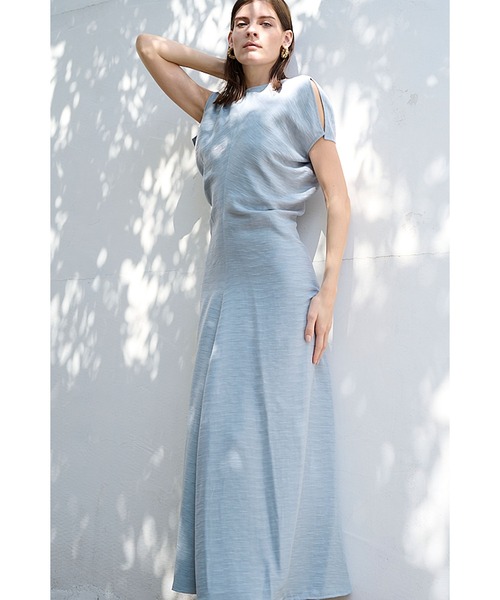 Estella.K（エステラケー）の「Dion Pleated Dress ワッシャープリーツドルマンドレス（ワンピース・レディース・ブラック/サックスブルー/アイボリー・FREE）」の3枚目の写真