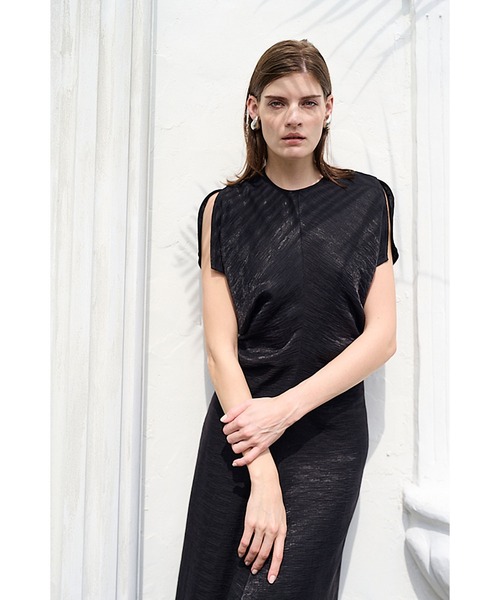 Estella.K（エステラケー）の「Dion Pleated Dress ワッシャープリーツドルマンドレス（ワンピース・レディース・ブラック/サックスブルー/アイボリー・FREE）」の16枚目の写真
