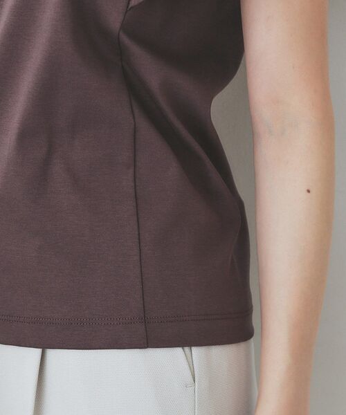 index(インデックス)の「《美人百花掲載/XS-3Lサイズ》フレアスリーブバックシャントップス【接触冷感/UVケア/洗濯機洗い可】(Tシャツ/カットソー・レディース・ナチュラル/グリーン系/ブラウン系その他/ネイビー・40/38/36/34/44/42)」の6枚目の写真