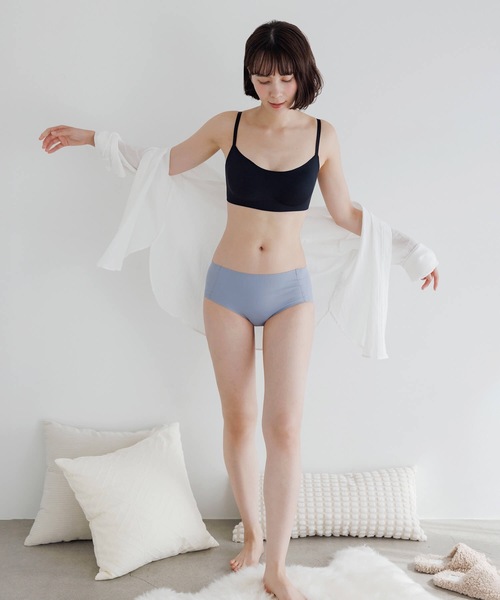 BAMBI WATER（バンビウォーター）の「【昼夜兼用】ノンワイヤーなのにホールド力抜群 外出時もおうちでも 1日中使える ナイトブラ シームレス (バンドゥ) セットアップ可能（ナイトブラ・レディース・グレイッシュベージュ/ブラック・XL/L/M/S）」の7枚目の写真