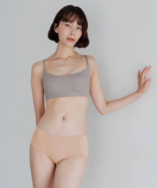 BAMBI WATER（バンビウォーター）の「【昼夜兼用】ノンワイヤーなのにホールド力抜群 外出時もおうちでも 1日中使える ナイトブラ シームレス (バンドゥ) セットアップ可能（ナイトブラ・レディース・グレイッシュベージュ/ブラック・XL/L/M/S）」の16枚目の写真