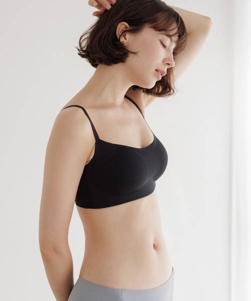 BAMBI WATER（バンビウォーター）の「【昼夜兼用】ノンワイヤーなのにホールド力抜群 外出時もおうちでも 1日中使える ナイトブラ シームレス (バンドゥ) セットアップ可能（ナイトブラ・レディース・グレイッシュベージュ/ブラック・XL/L/M/S）」の18枚目の写真