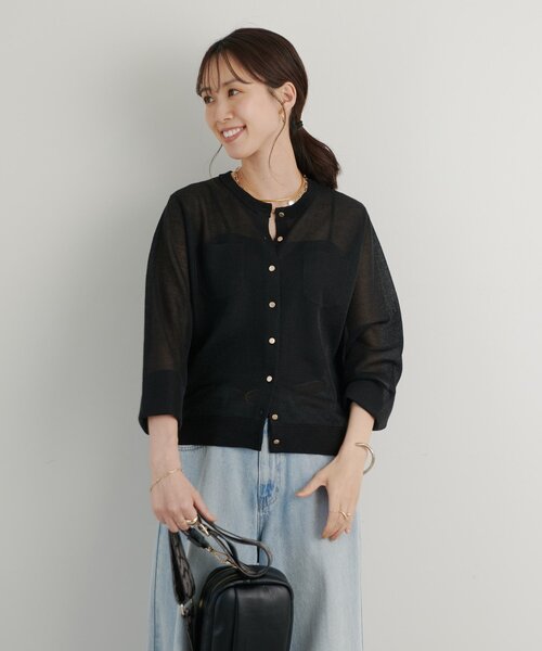 un dix cors(アンディコール)の「《大人可愛くきちんと見え》クルーネックラメニットカーディガン(カーディガン/ボレロ・レディース・ベージュ/ブラック/バーガンディー/グリーン・FREE)」の6枚目の写真