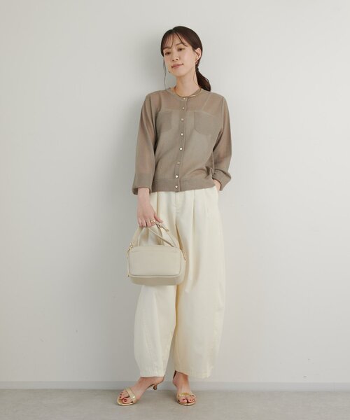 un dix cors(アンディコール)の「《大人可愛くきちんと見え》クルーネックラメニットカーディガン(カーディガン/ボレロ・レディース・ベージュ/ブラック/バーガンディー/グリーン・FREE)」の20枚目の写真
