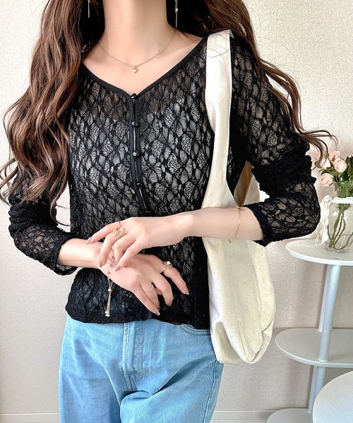 mily bilet（ミウィビレット）の「【mily bilet】華奢見えレースで大人の甘さを。クリアボタンシアーレースカーディガン（長袖）（カーディガン/ボレロ・レディース・バーガンディー/アイボリー/ブラック・X-LARGE/SMALL/MEDIUM/LARGE）」の12枚目の写真