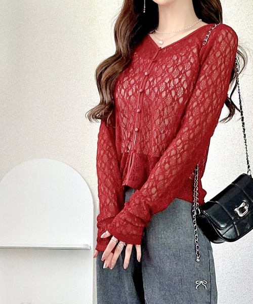 mily bilet（ミウィビレット）の「【mily bilet】華奢見えレースで大人の甘さを。クリアボタンシアーレースカーディガン（長袖）（カーディガン/ボレロ・レディース・バーガンディー/アイボリー/ブラック・X-LARGE/SMALL/MEDIUM/LARGE）」の20枚目の写真