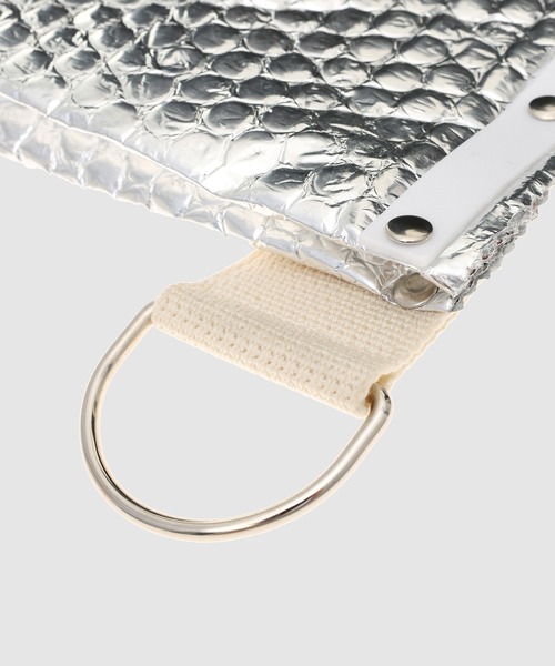 kolor BEACON(カラービーコン)の「25WBM-A03533(ショルダーバッグ・メンズ・シルバー・FREE)」の5枚目の写真