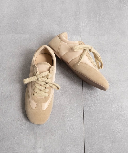 Fabby fabby（ファビィーファビィー）の「サテン2ステッチサッカーシューズ（スニーカー・レディース・ベージュ/ブラック/ブラウン/グレー・MEDIUM/LARGE/SMALL）」の5枚目の写真