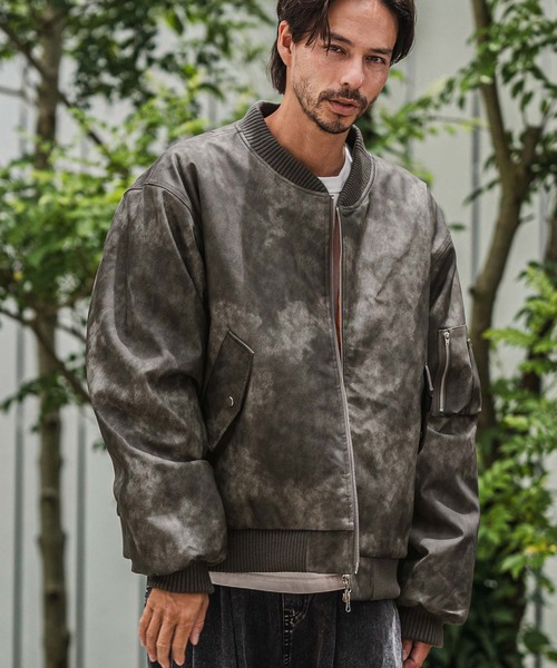 CAMBIO(カンビオ)の「mj10940-Vintage Like Synthetic Leather Oversized MA-1 ブルゾン(MA-1・メンズ・ブラック/ブラウン・M/L)」の19枚目の写真
