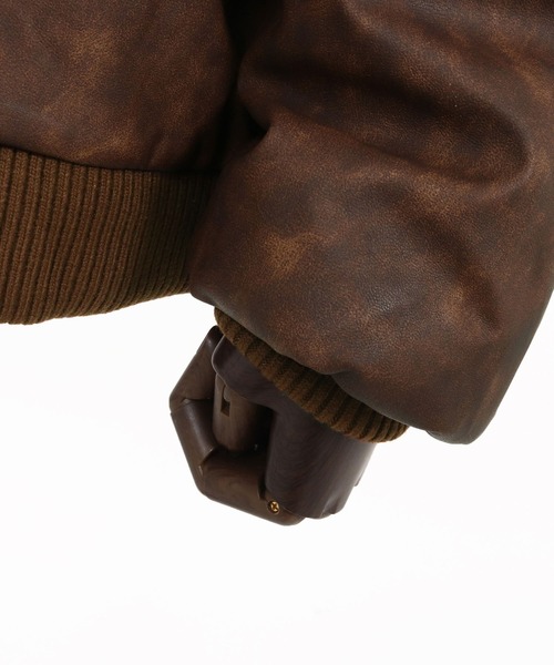 CAMBIO(カンビオ)の「mj10940-Vintage Like Synthetic Leather Oversized MA-1 ブルゾン(MA-1・メンズ・ブラック/ブラウン・M/L)」の6枚目の写真