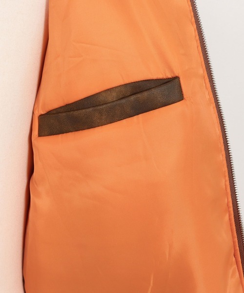 CAMBIO(カンビオ)の「mj10940-Vintage Like Synthetic Leather Oversized MA-1 ブルゾン(MA-1・メンズ・ブラック/ブラウン・M/L)」の4枚目の写真