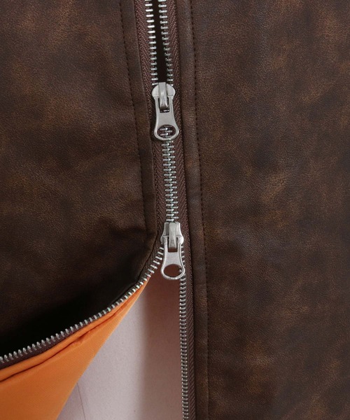 CAMBIO(カンビオ)の「mj10940-Vintage Like Synthetic Leather Oversized MA-1 ブルゾン(MA-1・メンズ・ブラック/ブラウン・M/L)」の3枚目の写真