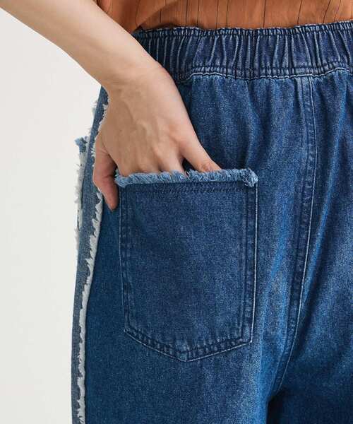 Green　Parks（グリーンパークス）の「・DOUBLE FLAGS フリンジラインイージーデニム（デニムパンツ・レディース・インディゴブルー/ブラック・FREE）」の4枚目の写真