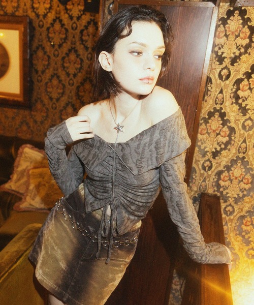 SPIRALGIRL(スパイラルガール)の「フロントギャザートップス(Tシャツ/カットソー・レディース・グレー/ブラック/オフホワイト・FREE)」の9枚目の写真