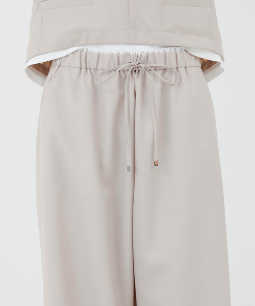 qualite（カリテ）の「【セットアップ対応】ウールライクイージーパンツ/夏服/オフィス（その他パンツ・レディース・ベージュ/チャコールグレー・36/38/40）」の3枚目の写真