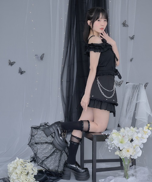 ililil(イルイルイル)の「『ililil/イルイルイル』【地雷ちゃんのあざとレースアップ2wayオフショルトップス】(Tシャツ/カットソー・レディース・ブラック・FREE)」の9枚目の写真