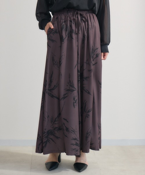 Paradise Picnic（パラダイスピクニック）の「SUGARROSE リーフプリントワイドパンツ（その他パンツ・レディース・チャコールグレー/ブラック/ブラウン・FREE）」の3枚目の写真