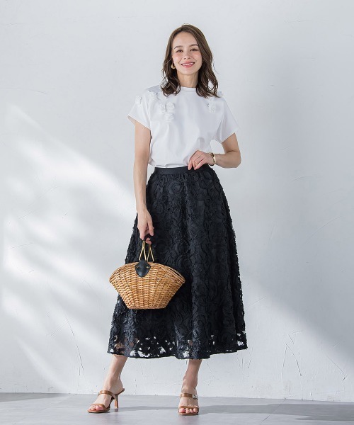 Viaggio Blu(ビアッジョブルー)の「フラワーモチーフカットソー≪手洗い可能≫(Tシャツ/カットソー・レディース・ホワイト/ブラック・M/S/L)」の17枚目の写真
