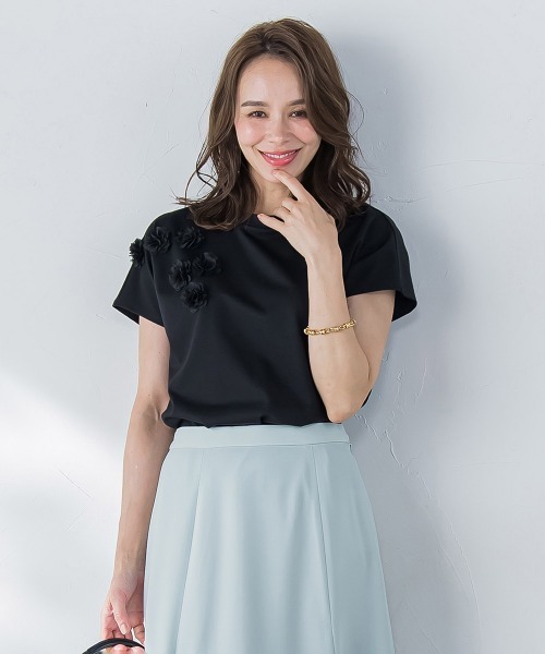 Viaggio Blu(ビアッジョブルー)の「フラワーモチーフカットソー≪手洗い可能≫(Tシャツ/カットソー・レディース・ホワイト/ブラック・M/S/L)」の21枚目の写真