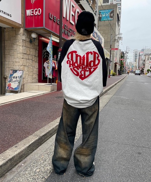 ATMARK（アットマーク）の「《フリーサイズ　/　UNISEX　》ATMARK　ハートロゴラグランTee（Tシャツ/カットソー・レディース・ホワイト×ネイビー/ホワイト×レッド・FREE）」の11枚目の写真