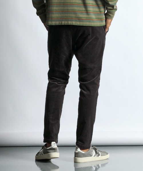The DUFFER of ST.GEORGE（ザダファーオブセントジョージ）の「【WEB限定アイテム】STRETCH CORDUROY REGULAR FIT PANTS：ストレッチコーデュロイ レギュラーフィットパンツ（その他パンツ・メンズ・グレイッシュベージュ/カーキ/スミクロ・X-LARGE/LARGE/MEDIUM/SMALL）」の8枚目の写真