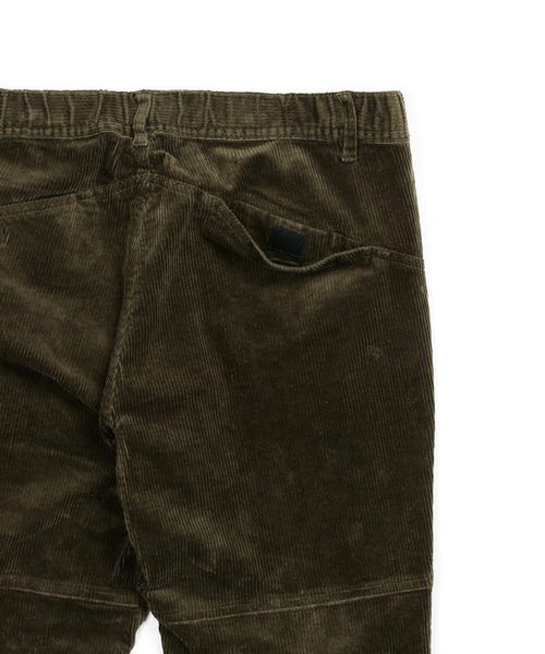 The DUFFER of ST.GEORGE（ザダファーオブセントジョージ）の「【WEB限定アイテム】STRETCH CORDUROY REGULAR FIT PANTS：ストレッチコーデュロイ レギュラーフィットパンツ（その他パンツ・メンズ・グレイッシュベージュ/カーキ/スミクロ・X-LARGE/LARGE/MEDIUM/SMALL）」の4枚目の写真