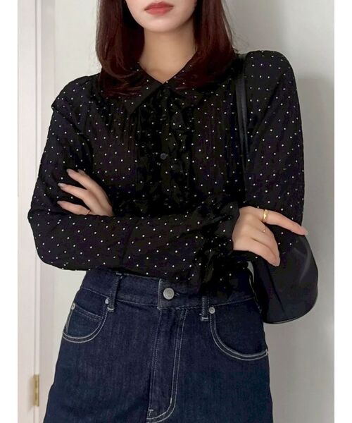 dazzlin（ダズリン）の「シュリンクフラワーショートシャツ（シャツ/ブラウス・レディース・オフホワイト/ブラウン/アイボリー/ブラック・FREE）」の3枚目の写真