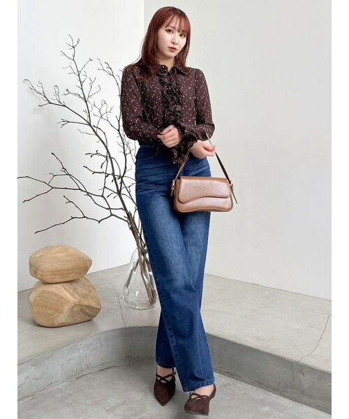 dazzlin（ダズリン）の「シュリンクフラワーショートシャツ（シャツ/ブラウス・レディース・オフホワイト/ブラウン/アイボリー/ブラック・FREE）」の20枚目の写真