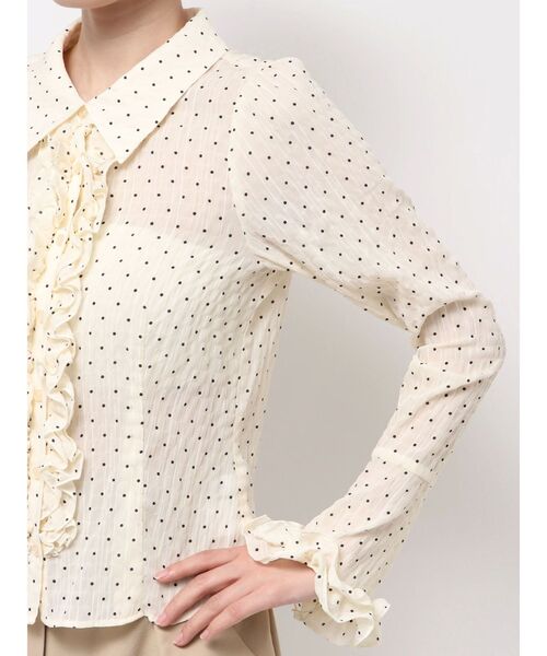 dazzlin（ダズリン）の「シュリンクフラワーショートシャツ（シャツ/ブラウス・レディース・オフホワイト/ブラウン/アイボリー/ブラック・FREE）」の13枚目の写真