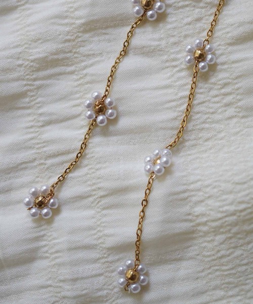CERCA（チェルカ）の「saran jewelry/4つのお花 スーパーロング チェーン イヤリング（イヤリング・レディース・ホワイト×シルバー/ホワイト×ゴールド・FREE）」の10枚目の写真