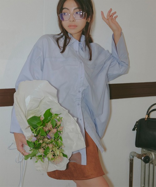 KOBE LETTUCE(コウベレタス)の「ブロードチュール被せシャツ(シャツ/ブラウス・レディース・ブラック/ブラウン/オフホワイト/ブルー・M)」の5枚目の写真