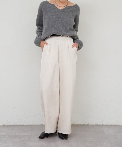 SHENERY（シーナリー）の「サテンワイドパンツ（その他パンツ・レディース・ブラック/ブラウン/オフホワイト・38/36）」の2枚目の写真