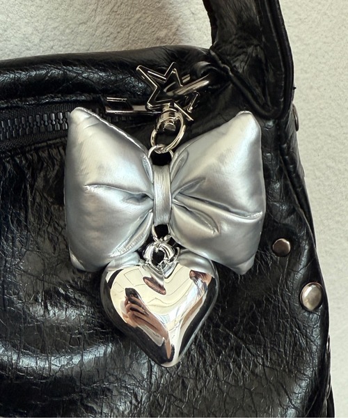 kutir(クティール)の「kutirlune/リボンモチーフミニキーホルダー(キーホルダー・レディース・ピンク/ブラック/シルバー/ブルー・FREE)」の2枚目の写真