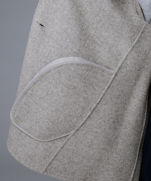 UNTITLED（アンタイトル）の「【ミディ丈/軽やか】セミラグランリバー コート（ノーカラーコート・レディース・ナチュラル/グレー/ブラウン系その他/サックスブルー/チャコールグレー・04/03/00/01/02/44/48）」の10枚目の写真