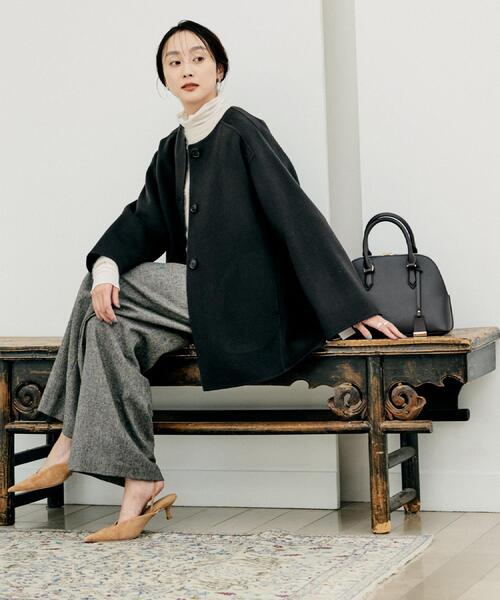 UNTITLED（アンタイトル）の「【ミディ丈/軽やか】セミラグランリバー コート（ノーカラーコート・レディース・ナチュラル/グレー/ブラウン系その他/サックスブルー/チャコールグレー・04/03/00/01/02/44/48）」の16枚目の写真