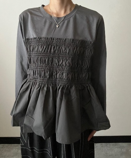 deux amour(ドゥーザムール)の「胸ギャザーロングトップス(Tシャツ/カットソー・レディース・グレー/ブラック・M~L)」の9枚目の写真