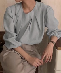 ラウンドネックプリーツブラウス