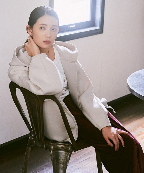 earth music&ecology（アースミュージックアンドエコロジー）の「ダンボールニットフーディーブルゾン（ブルゾン・レディース・ライトベージュ/ブラック/杢グレー・FREE）」の6枚目の写真