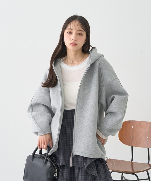 earth music&ecology（アースミュージックアンドエコロジー）の「ダンボールニットフーディーブルゾン（ブルゾン・レディース・ライトベージュ/ブラック/杢グレー・FREE）」の11枚目の写真