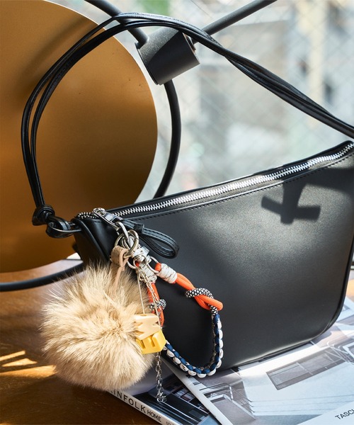 KOBE LETTUCE(コウベレタス)の「ダブルハンドルショルダーバッグ(ショルダーバッグ・レディース・ライトベージュ/ブラック/ブラウン/レッド/グレー・F)」の10枚目の写真